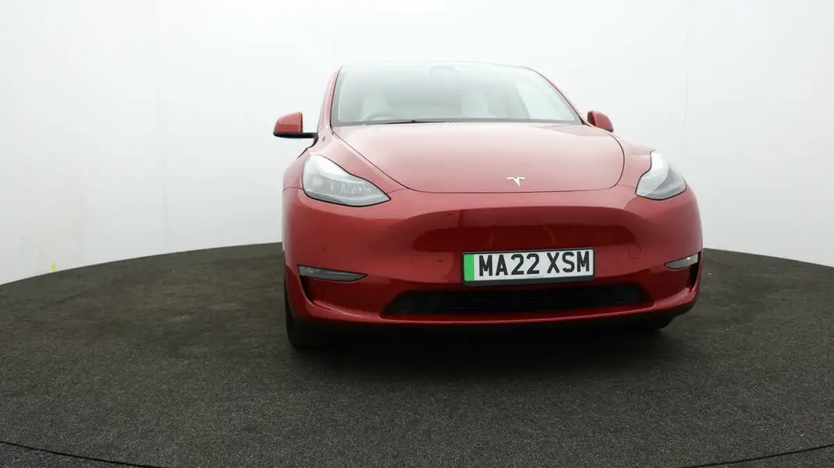 2022-tesla-model-y-e-long-range-big-47