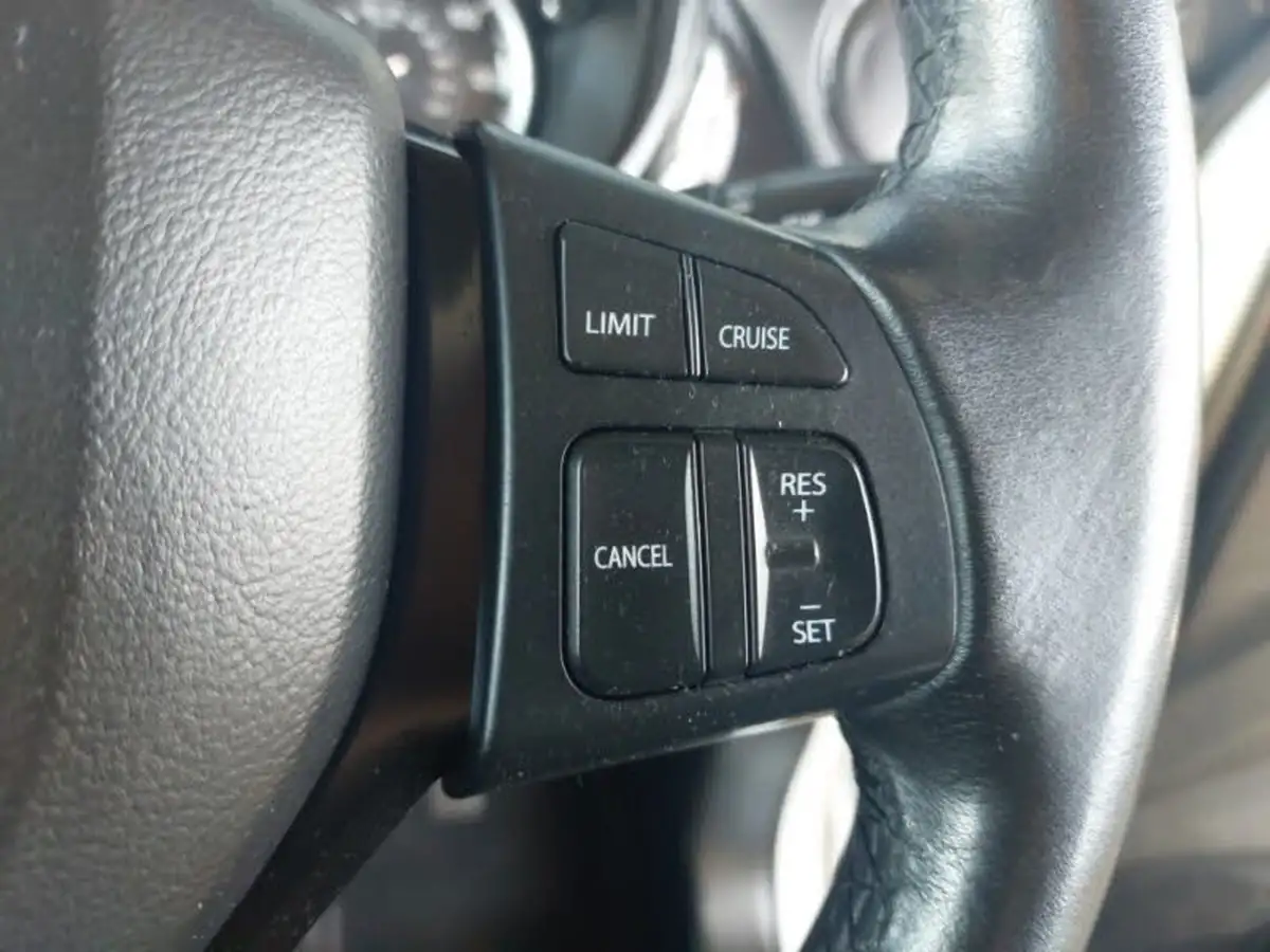 2017-suzuki-vitara-16-kuro-big-10