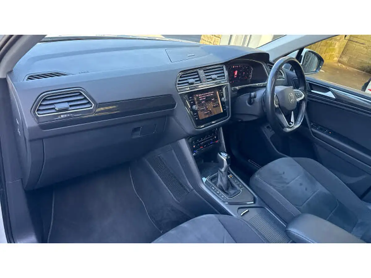 2022-volkswagen-tiguan-15-tsi-elegance-big-1