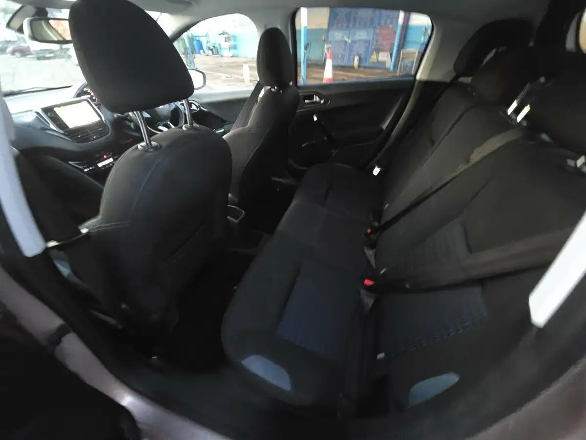 2013-peugeot-208-12-allure-5d-big-1