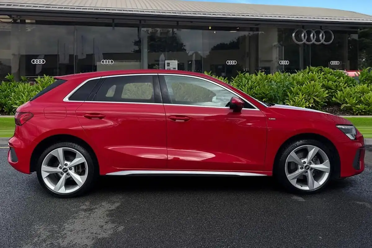 2021-audi-a3-14-40-tfsi-e-s-line-big-2