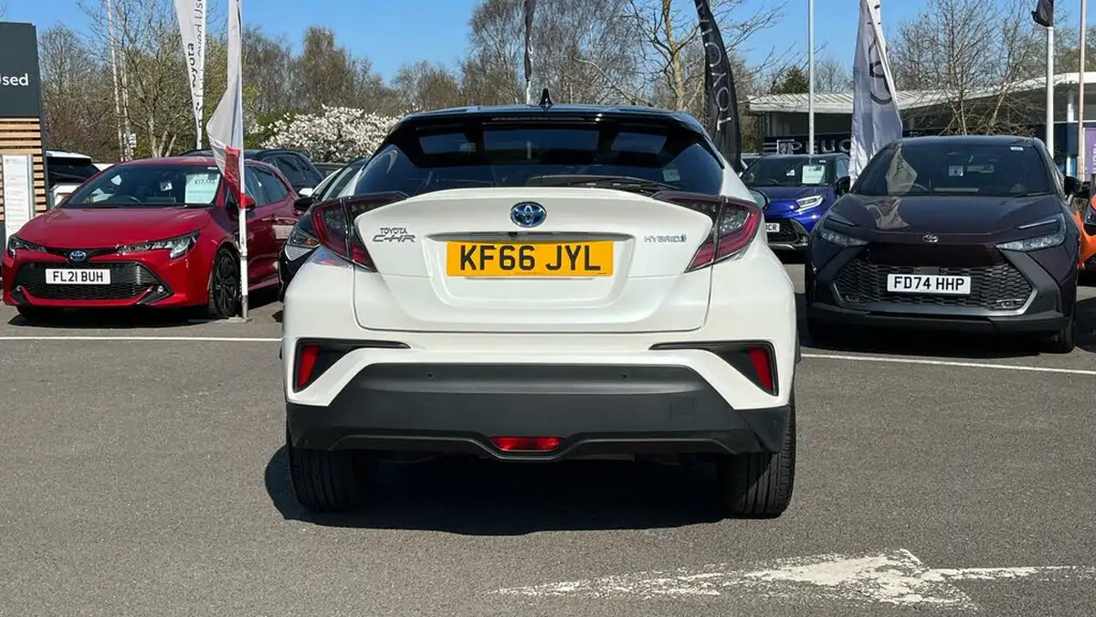 2017-toyota-c-hr-18-vvt-i-dynamic-big-18