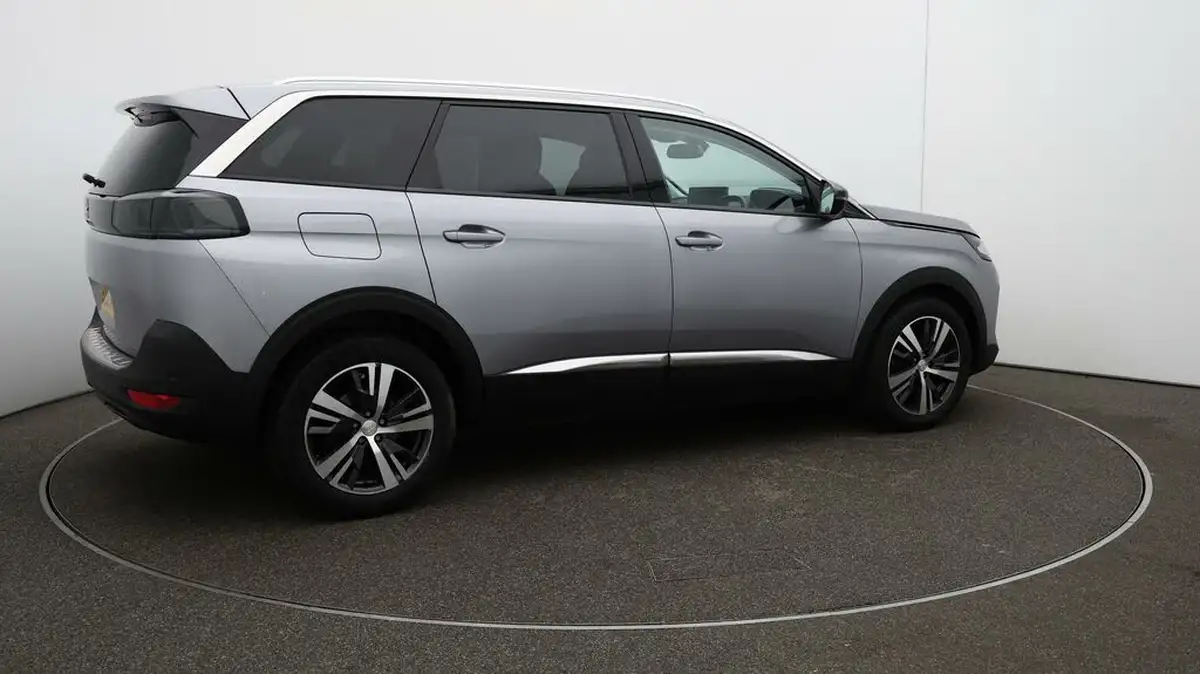 2022-peugeot-5008-suv-12-puretech-allure-premium-big-45