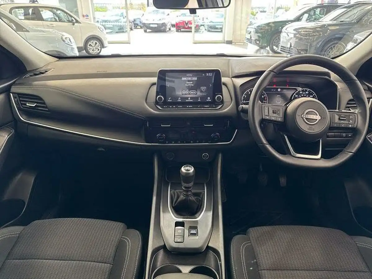 2023-nissan-qashqai-13-dig-t-acenta-premium-140ps-big-9