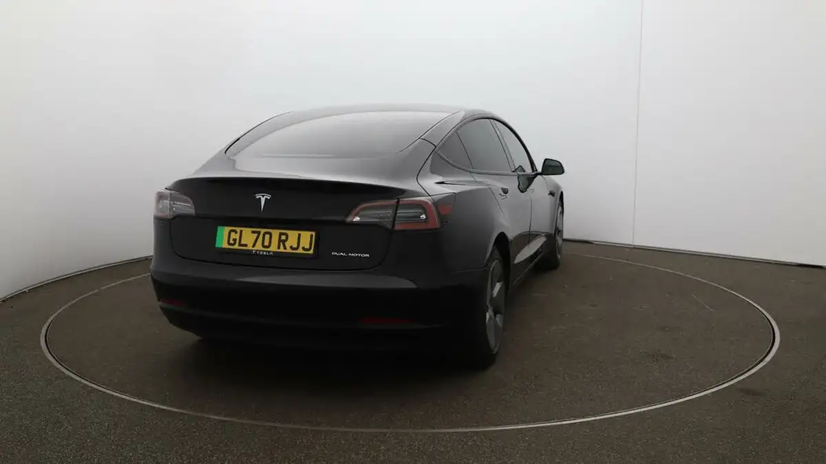 2020-tesla-model-3-e-long-range-big-48