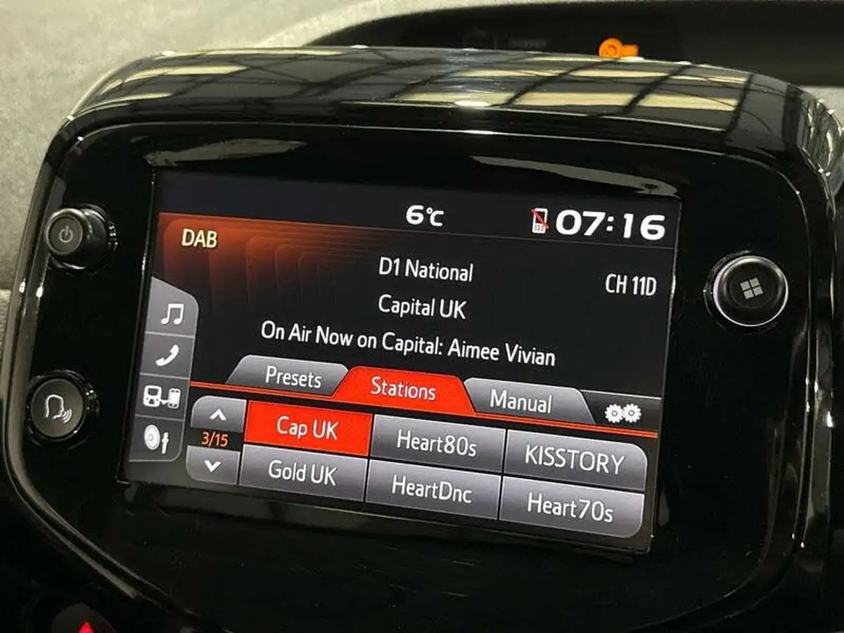 2021-citroen-c1-10-vti-feel-5d-big-22