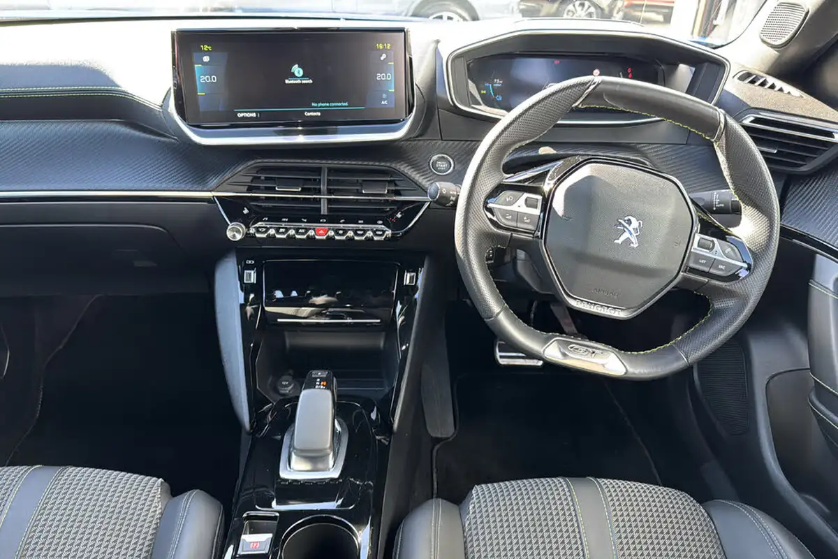 2021-peugeot-2008-suv-e-gt-big-7