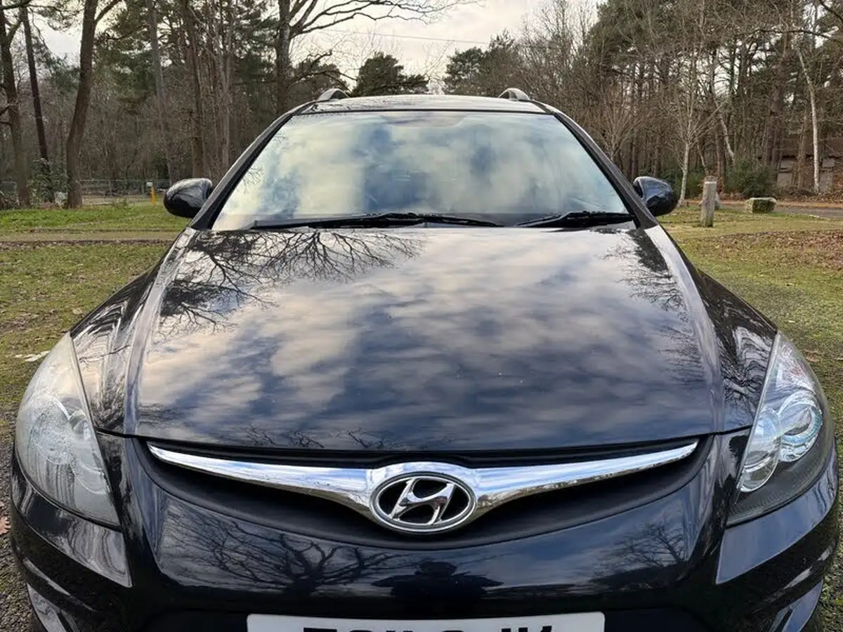 2011-hyundai-i30-16td-premium-16crdi-leather-estate-big-11