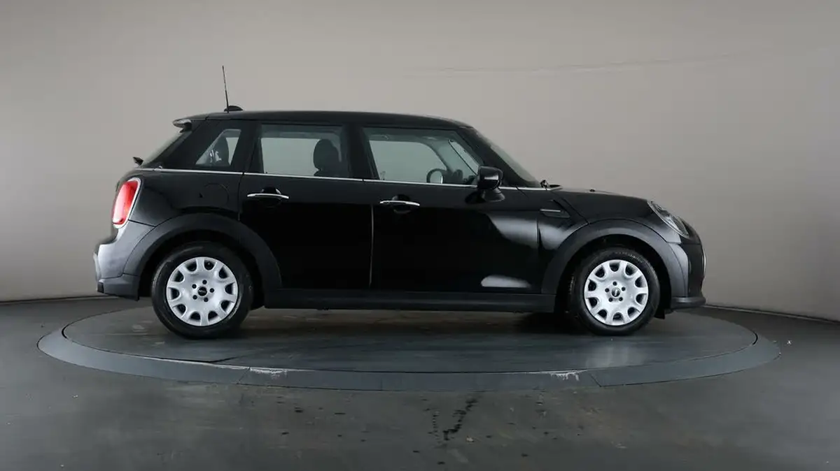 2022-mini-cooper-15-one-classic-5d-big-52