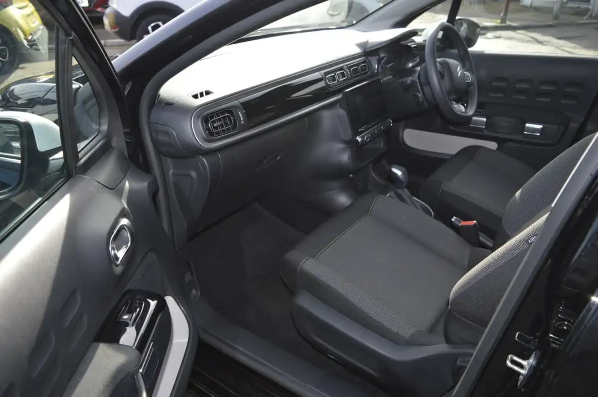 2024-citroen-c3-12-puretech-plus-110ps-eat6-big-10