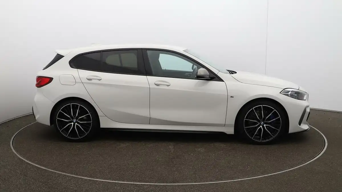 2022-bmw-1-series-20-m135i-xdrive-big-41