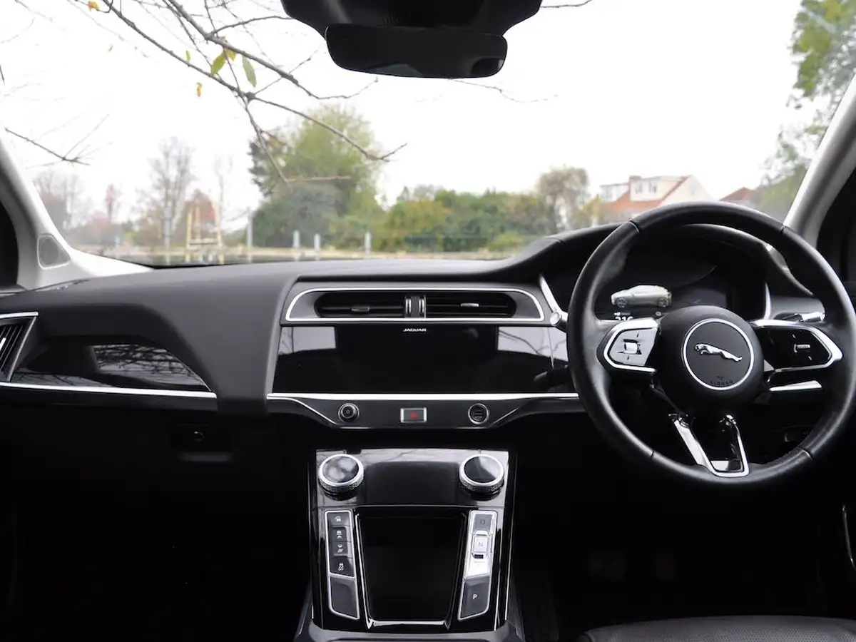 2021-jaguar-i-pace-ev400-hse-big-49
