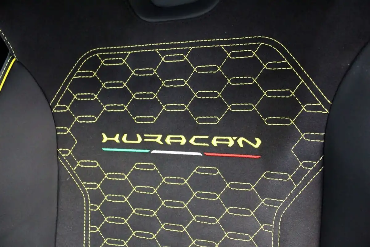 2023-lamborghini-huracan-52-tecnica-big-23