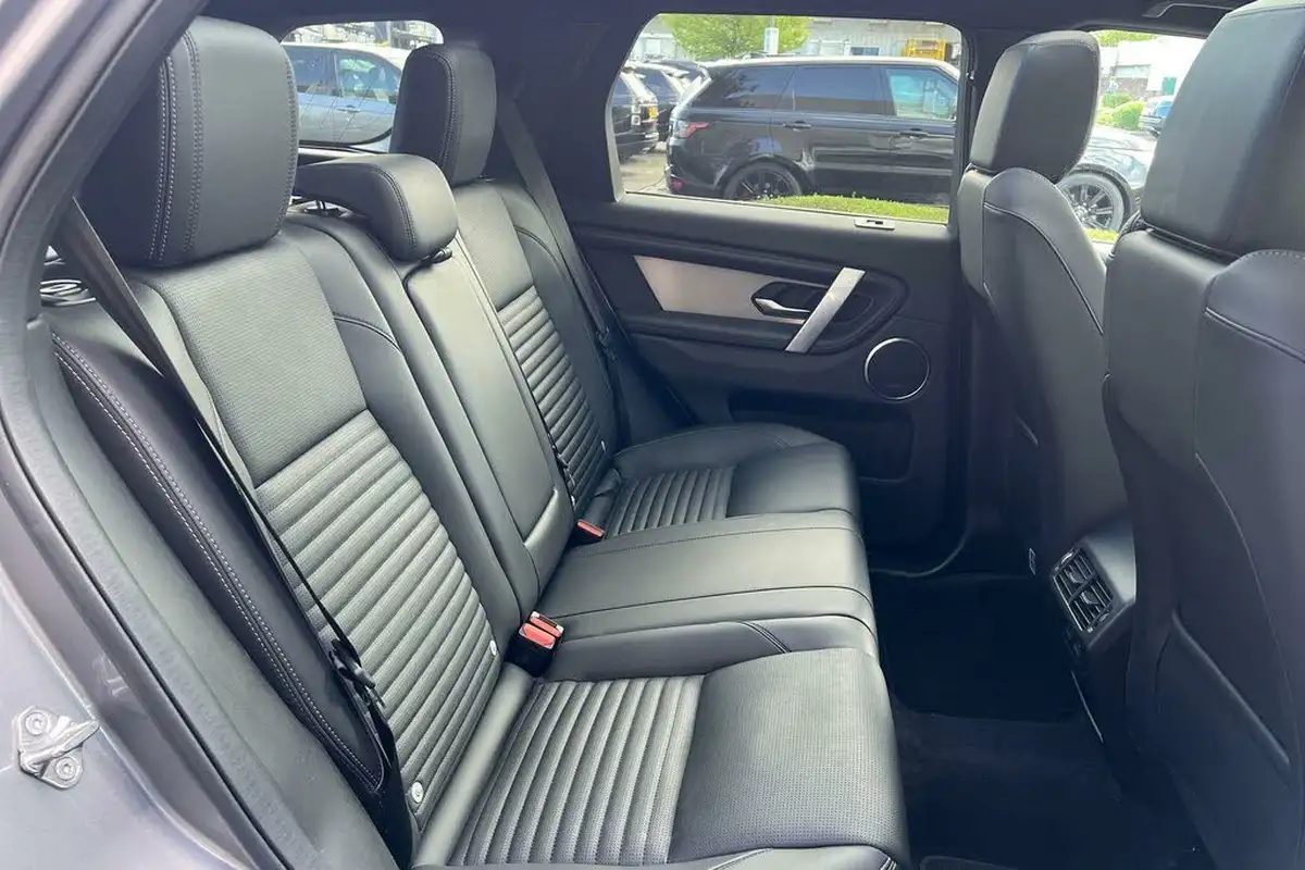 2024-land-rover-discovery-sport-15-p300e-dynamic-se-big-29