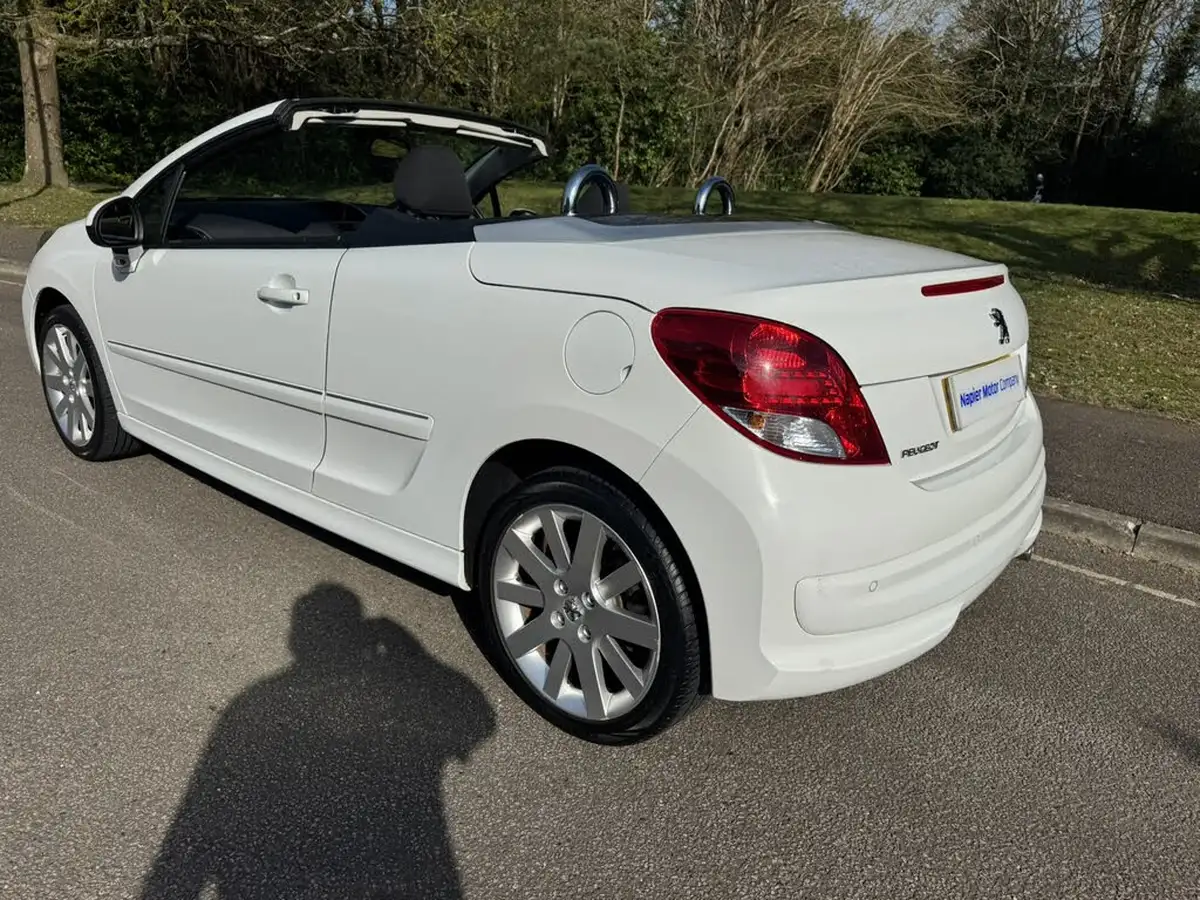 2010-peugeot-207-cc-16-gt-vti-120-09-big-4