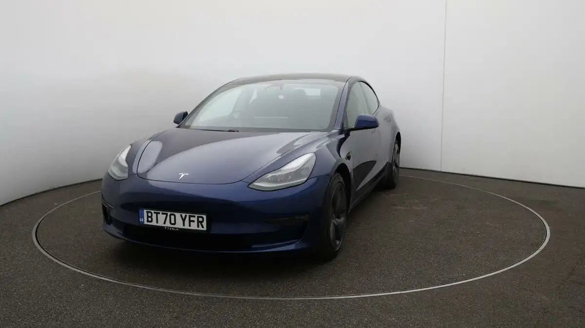 2020-tesla-model-3-e-long-range-big-30