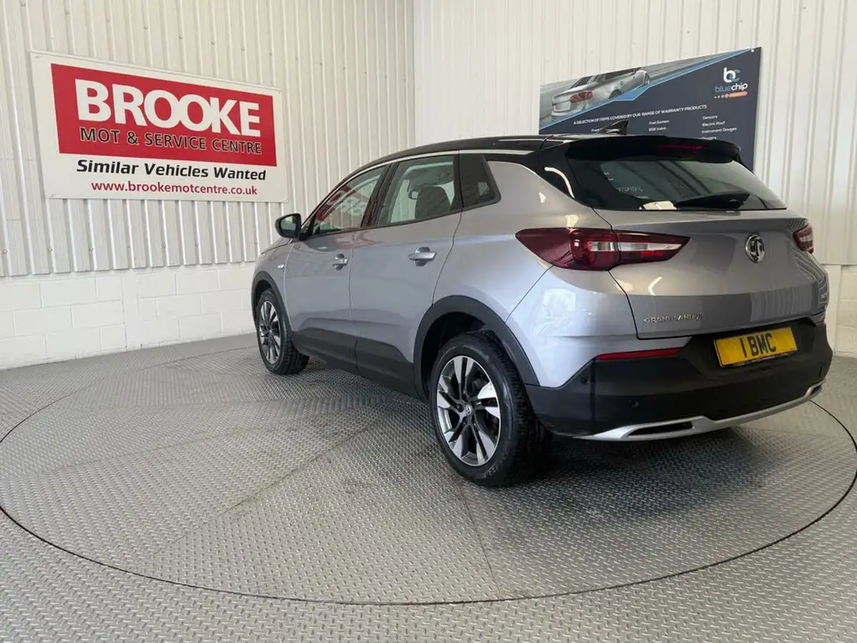 2019-vauxhall-grandland-x-15td-sport-nav-big-3