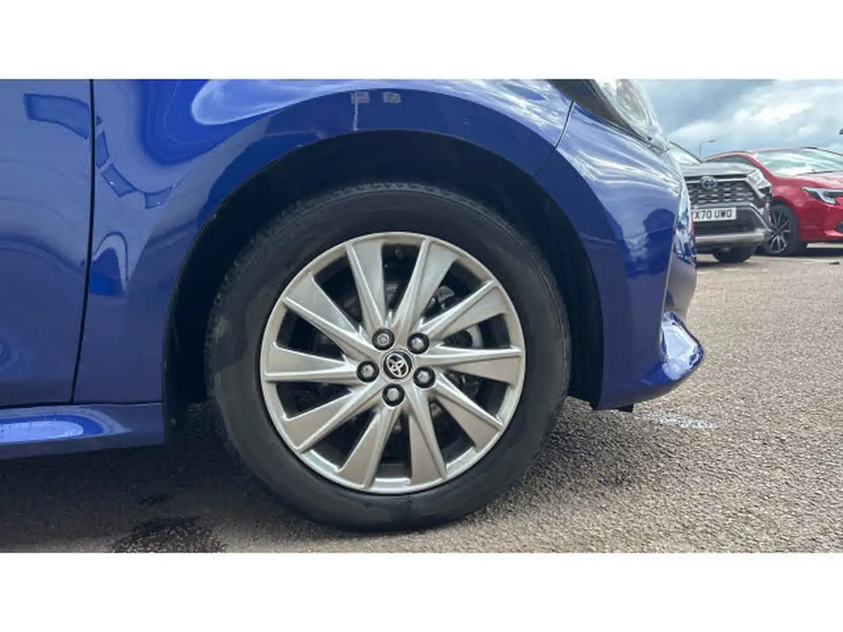 2023-toyota-yaris-15-vvt-i-icon-big-17