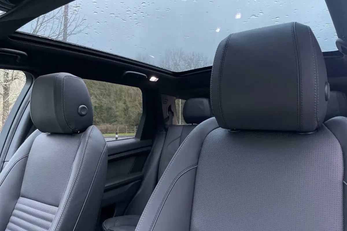 2024-land-rover-discovery-sport-15-p270e-dynamic-hse-big-18