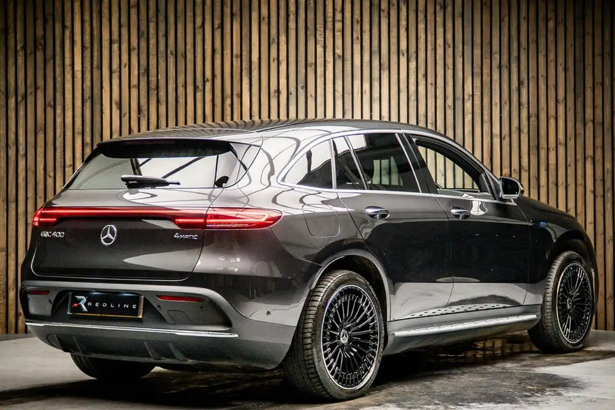 2022-mercedes-benz-eqc-e-eqc-400-amg-line-premium-plus-big-3