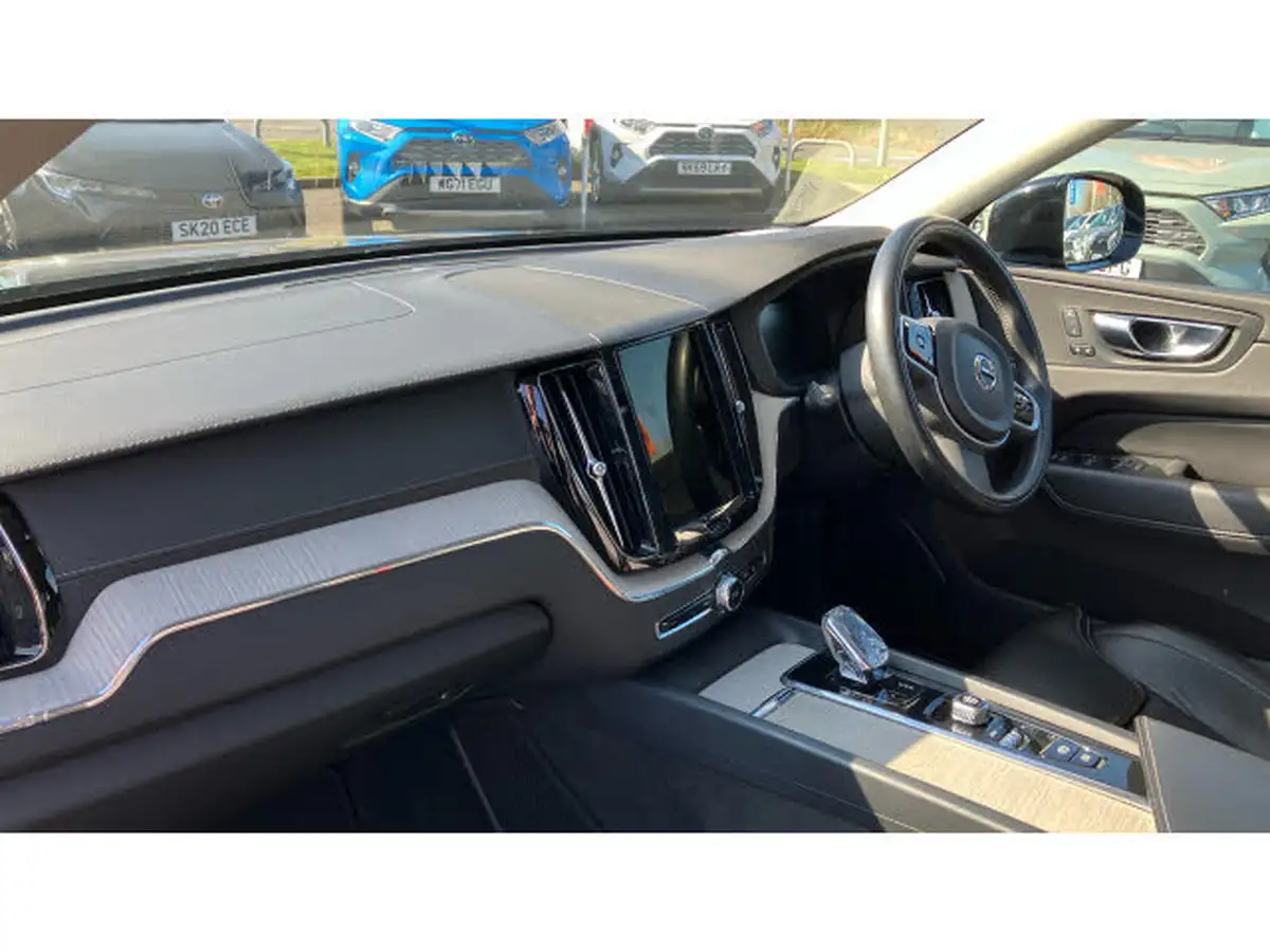 2020-volvo-xc60-20td-b5-inscription-big-8