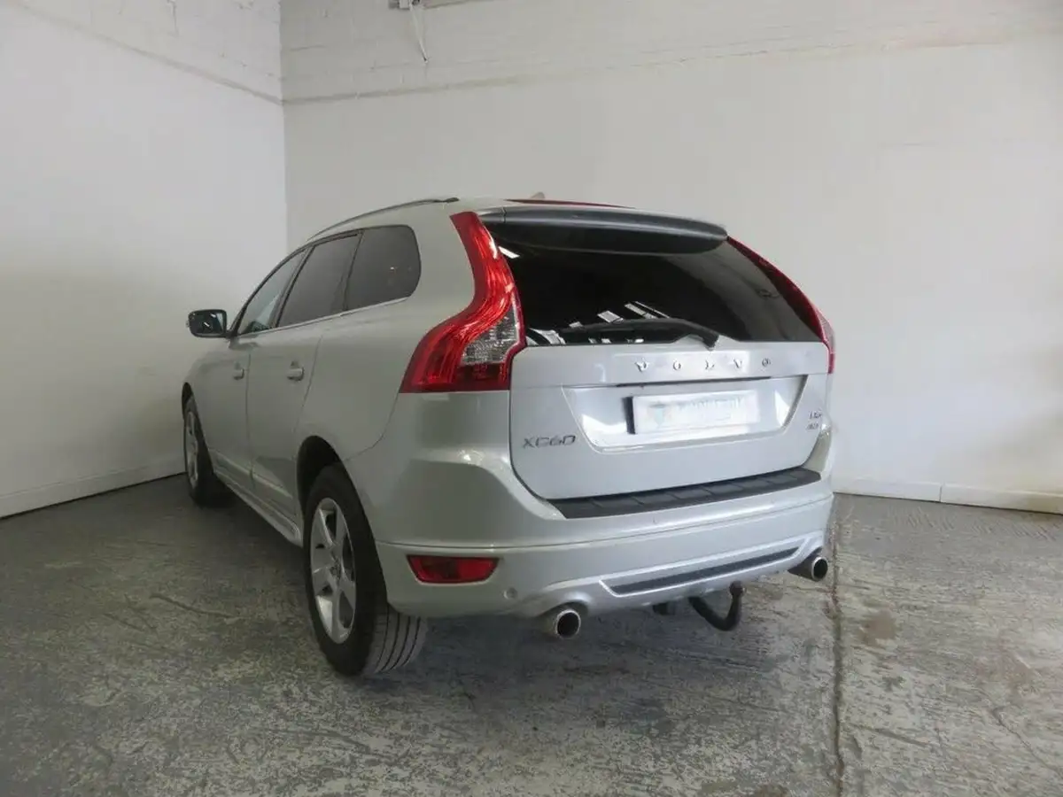 2013-volvo-xc60-24td-d5-r-design-215bhp-geartronic-big-4