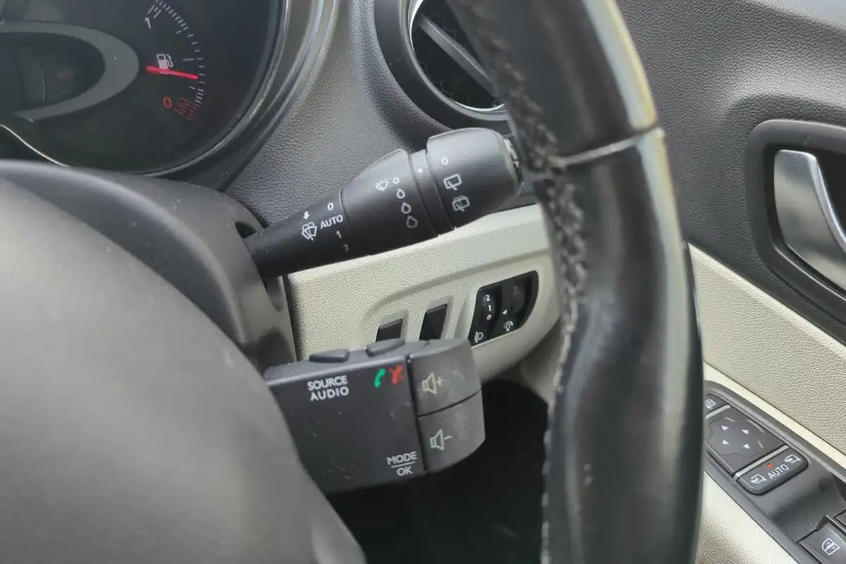 2018-renault-captur-09-tce-gt-line-big-29