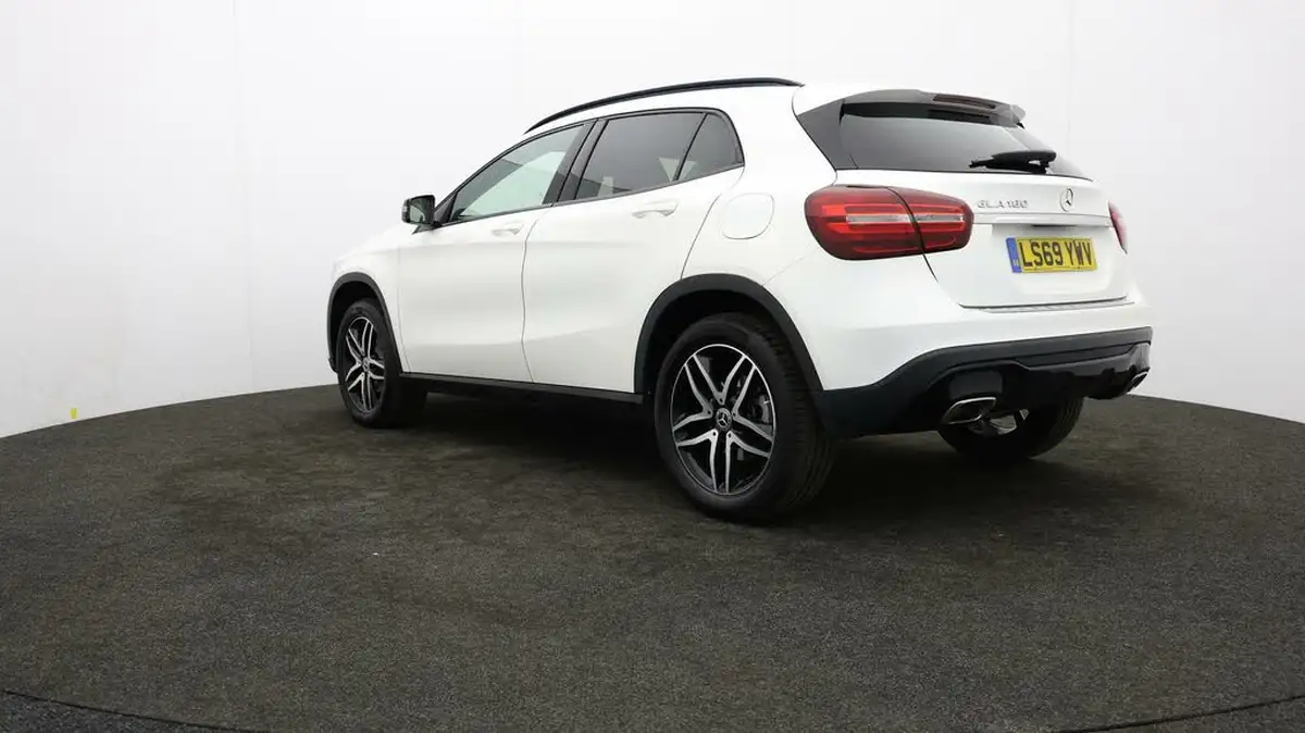 2019-mercedes-benz-gla-class-16-gla-180-urban-edition-7g-dct-big-70
