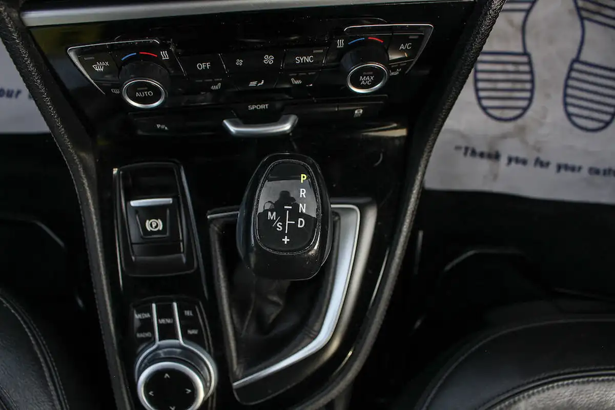 2016-bmw-2-series-15-218i-luxury-active-tourer-5d-auto-big-25