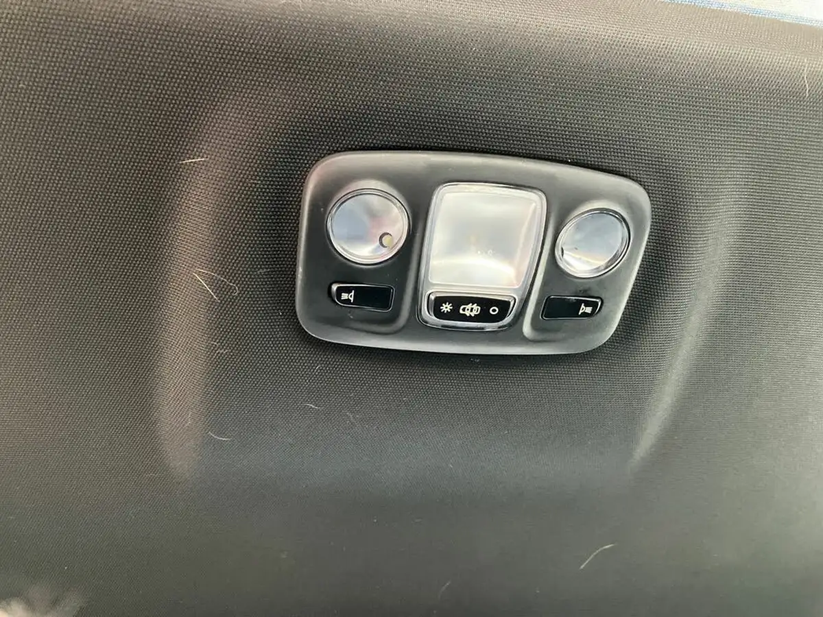 2018-peugeot-3008-suv-16-thp-gt-line-premium-big-28