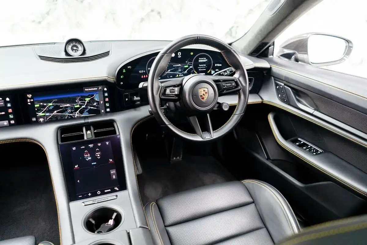2021-porsche-taycan-e-turbo-s-cross-turismo-awd-big-11