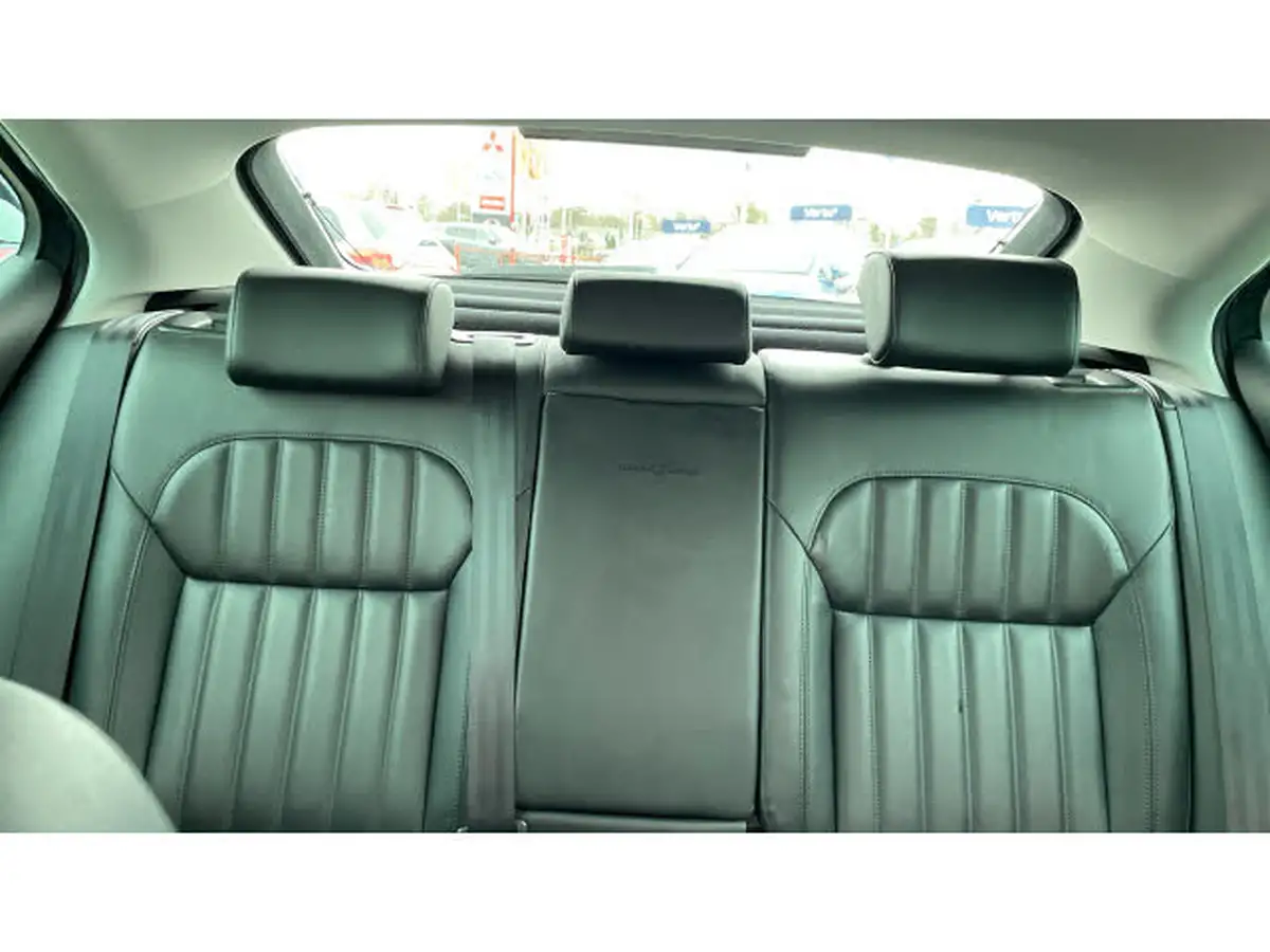 2016-skoda-superb-20tdi-scr-laurin-klement-190ps-4x4-hatchback-dsg-big-14