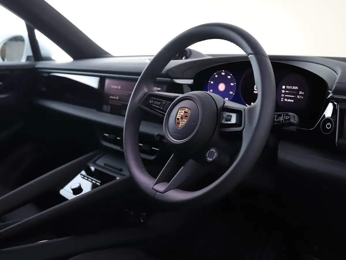 2025-porsche-macan-e-electric-big-8