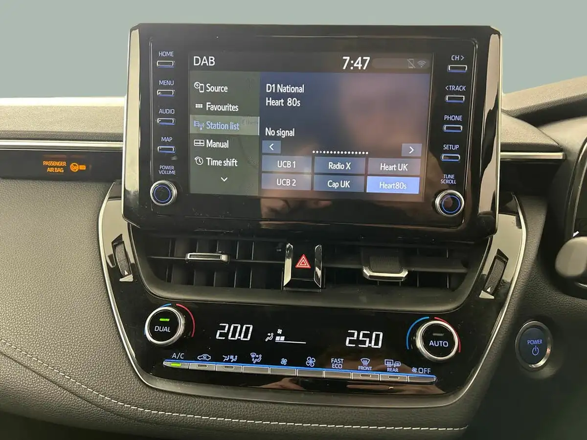 2021-toyota-corolla-18-vvt-i-icon-tech-spare-wheel-touring-sports-5d-big-13