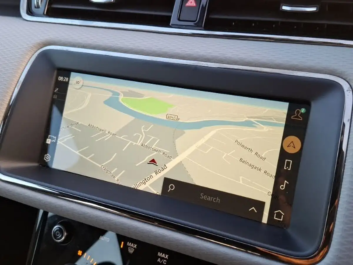 2021-land-rover-range-rover-evoque-15-p300e-r-dynamic-s-big-9