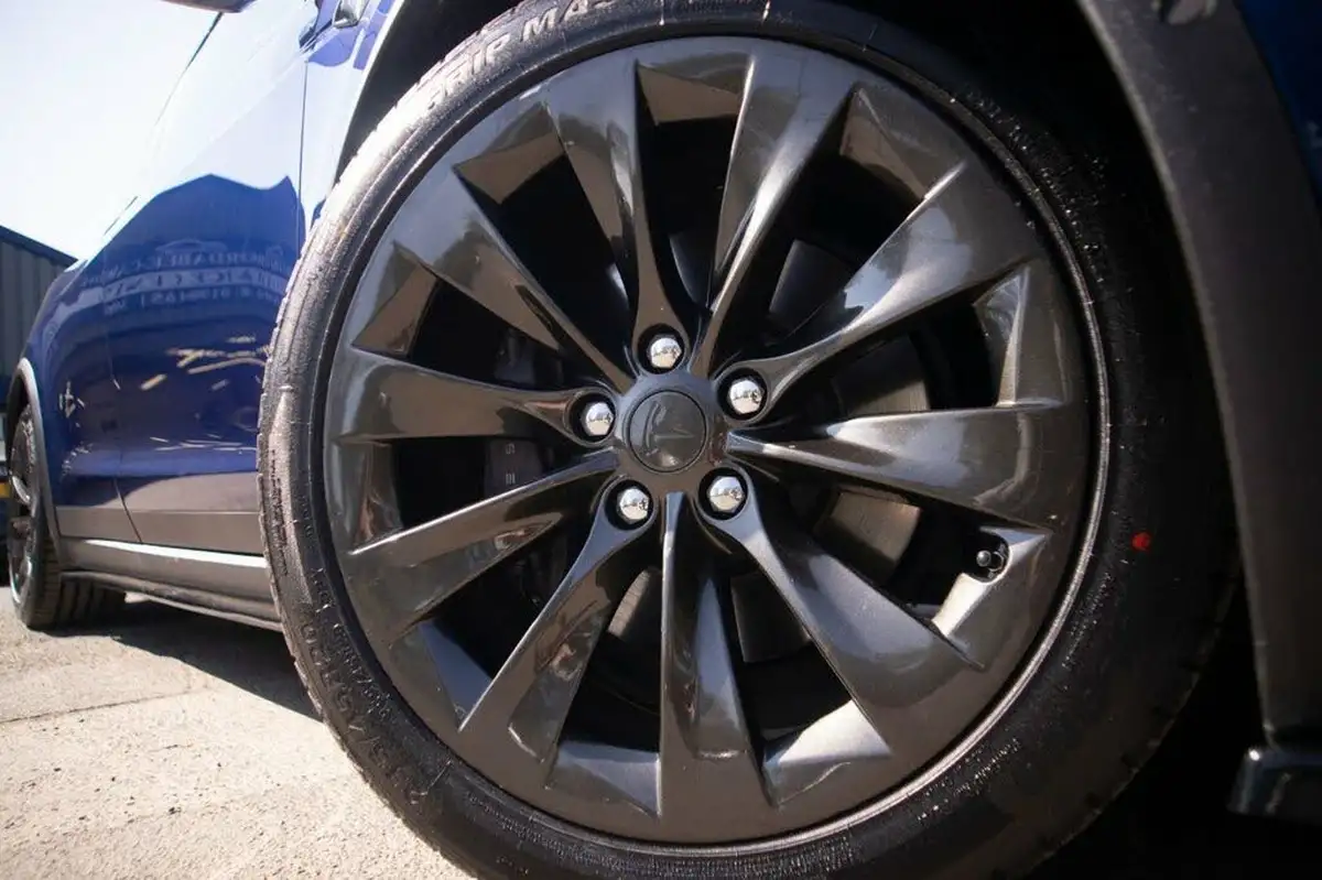2020-tesla-model-x-e-long-range-big-44