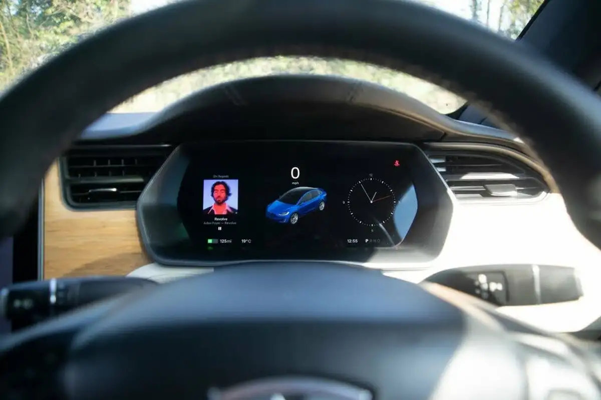 2020-tesla-model-x-e-long-range-big-16