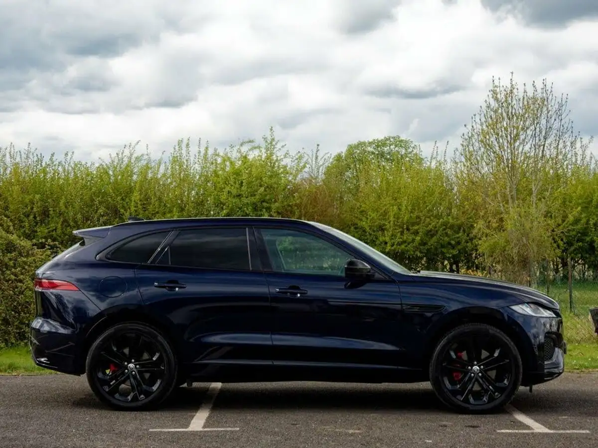 2024-jaguar-f-pace-20-d200-r-dynamic-hse-black-big-6