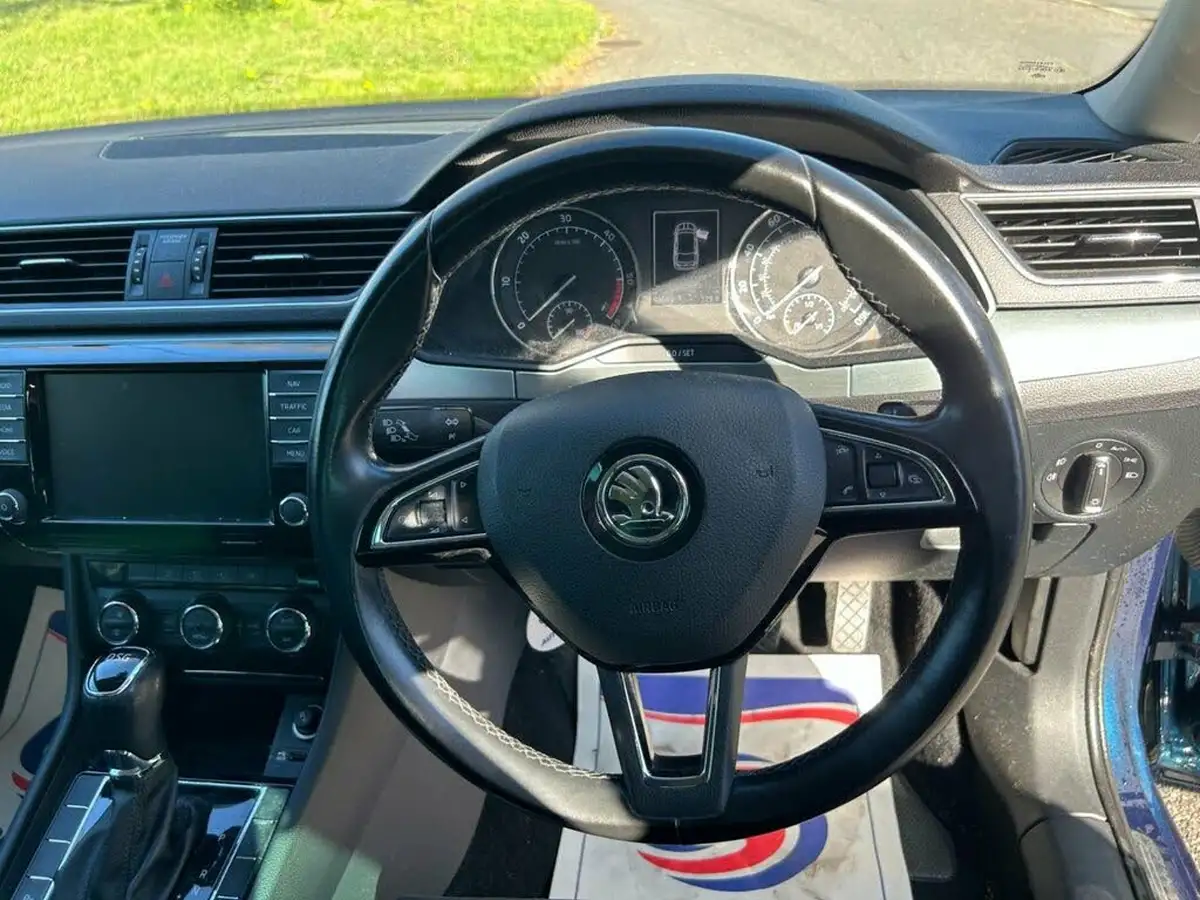 2017-skoda-superb-20tdi-se-business-estate-dsg-big-11