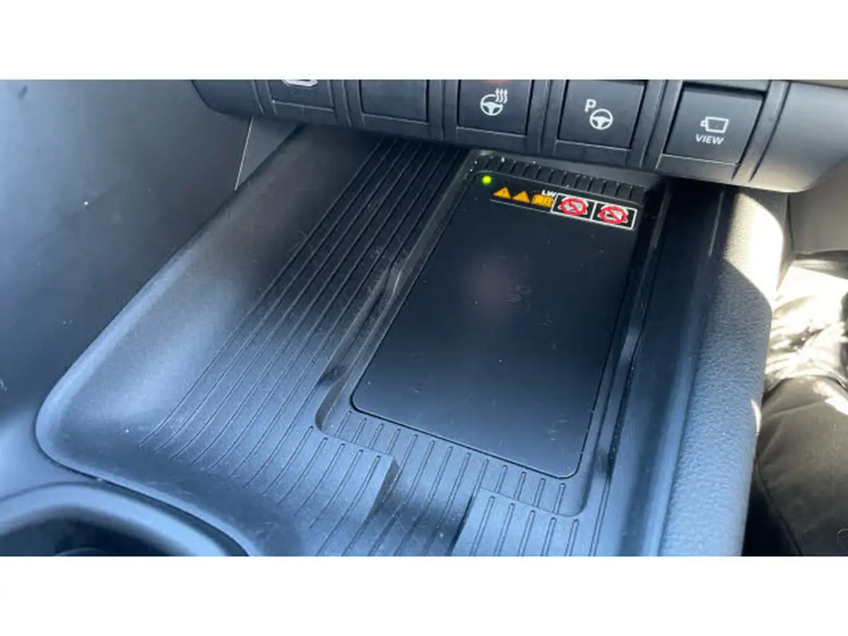 2024-toyota-c-hr-20-vvt-i-excel-220bhp-plug-in-tech-pack-big-32
