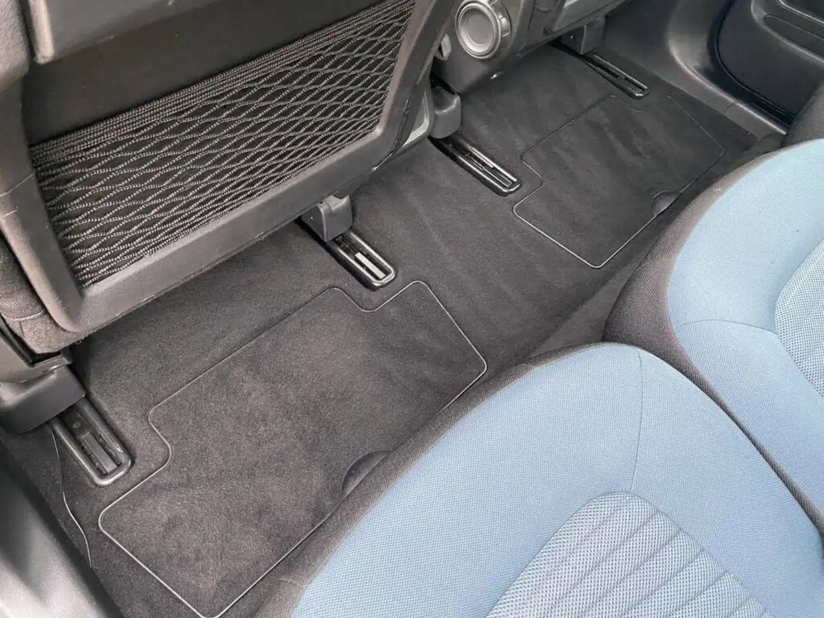 2016-citroen-c4-picasso-12-puretech-feel-big-28