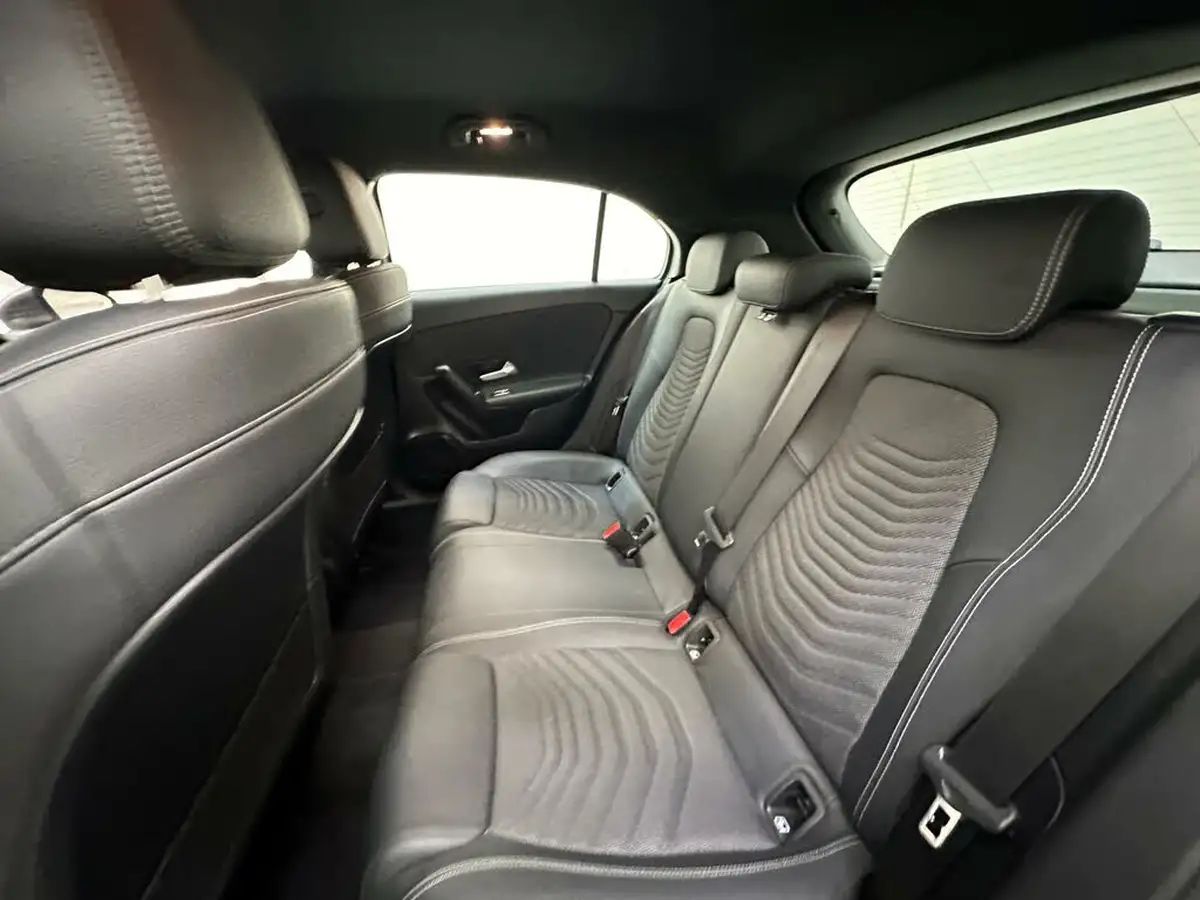 2021-mercedes-benz-a-class-13-a180-se-7g-dct-big-25