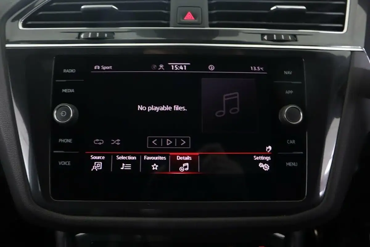 2022-volkswagen-tiguan-allspace-15-tsi-r-line-big-36