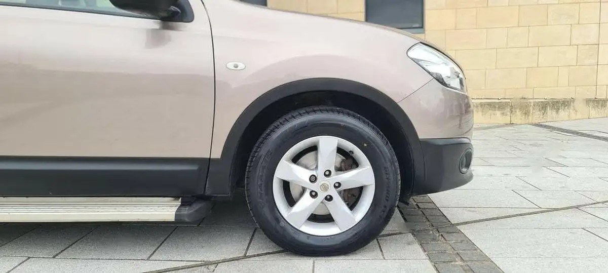 2010-nissan-qashqai-15td-visia-big-6