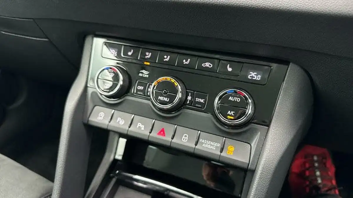 2019-skoda-karoq-15-tsi-se-l-dsg-big-6