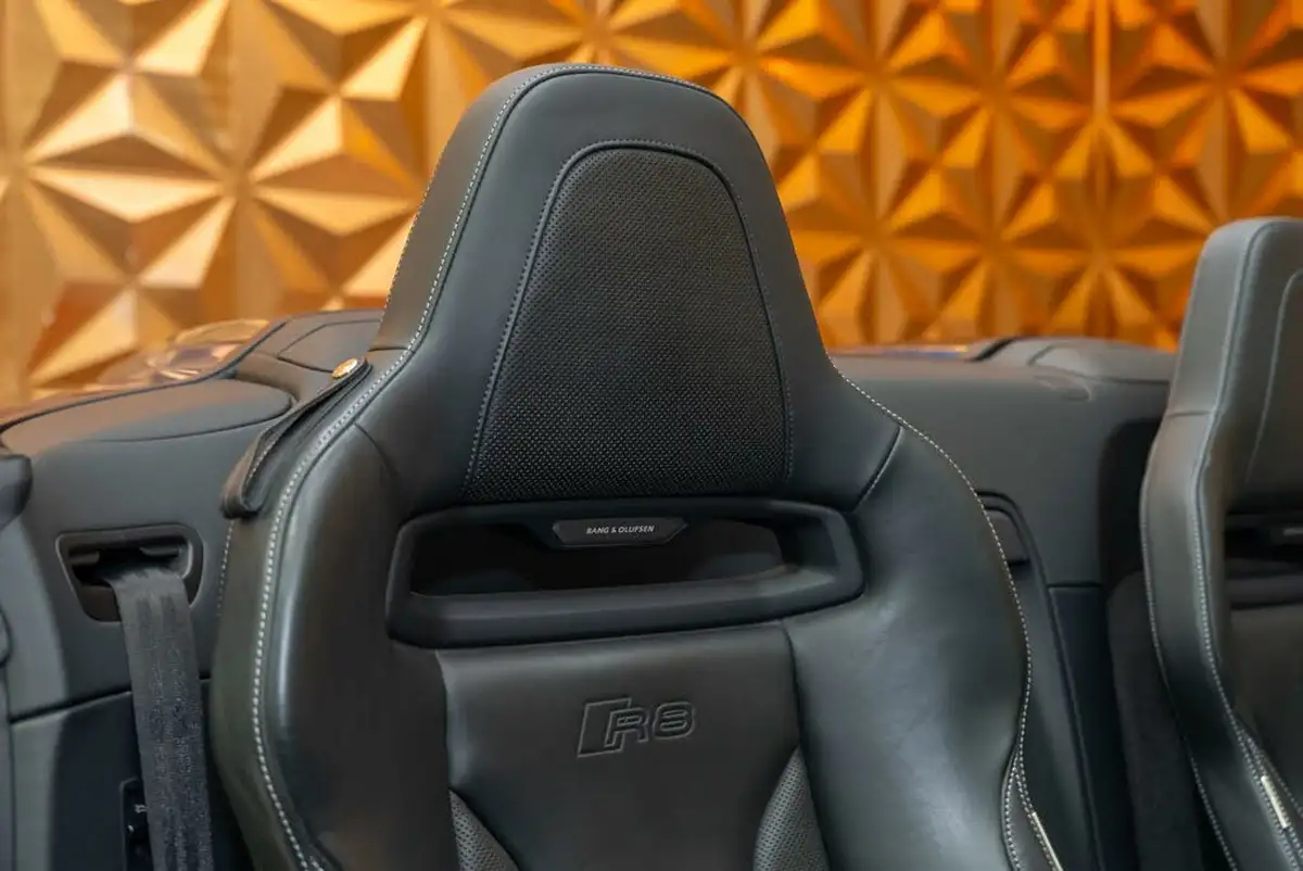 2020-audi-r8-52-fsi-v10-performance-carbon-black-spyder-big-10