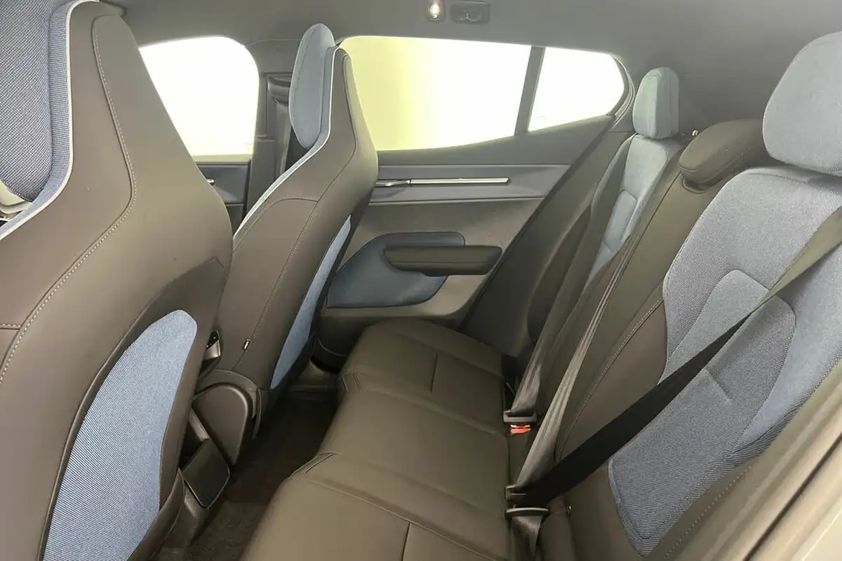 2024-volvo-ex30-e-single-motor-ultra-big-16