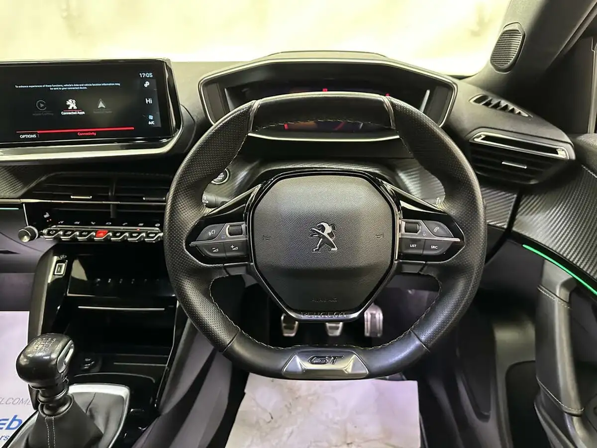 2022-peugeot-2008-suv-12-puretech-gt-big-19