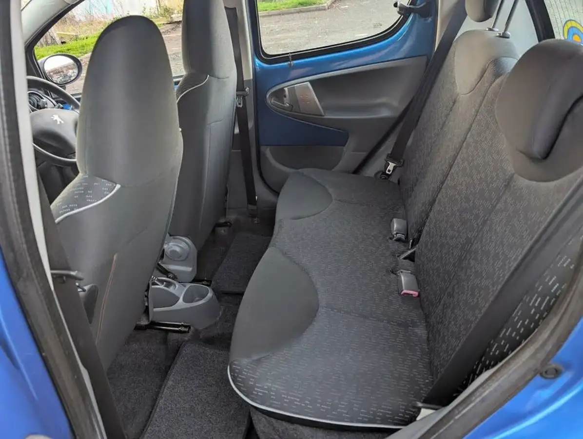 2010-peugeot-107-10-urban-5d-2-tronic-big-13