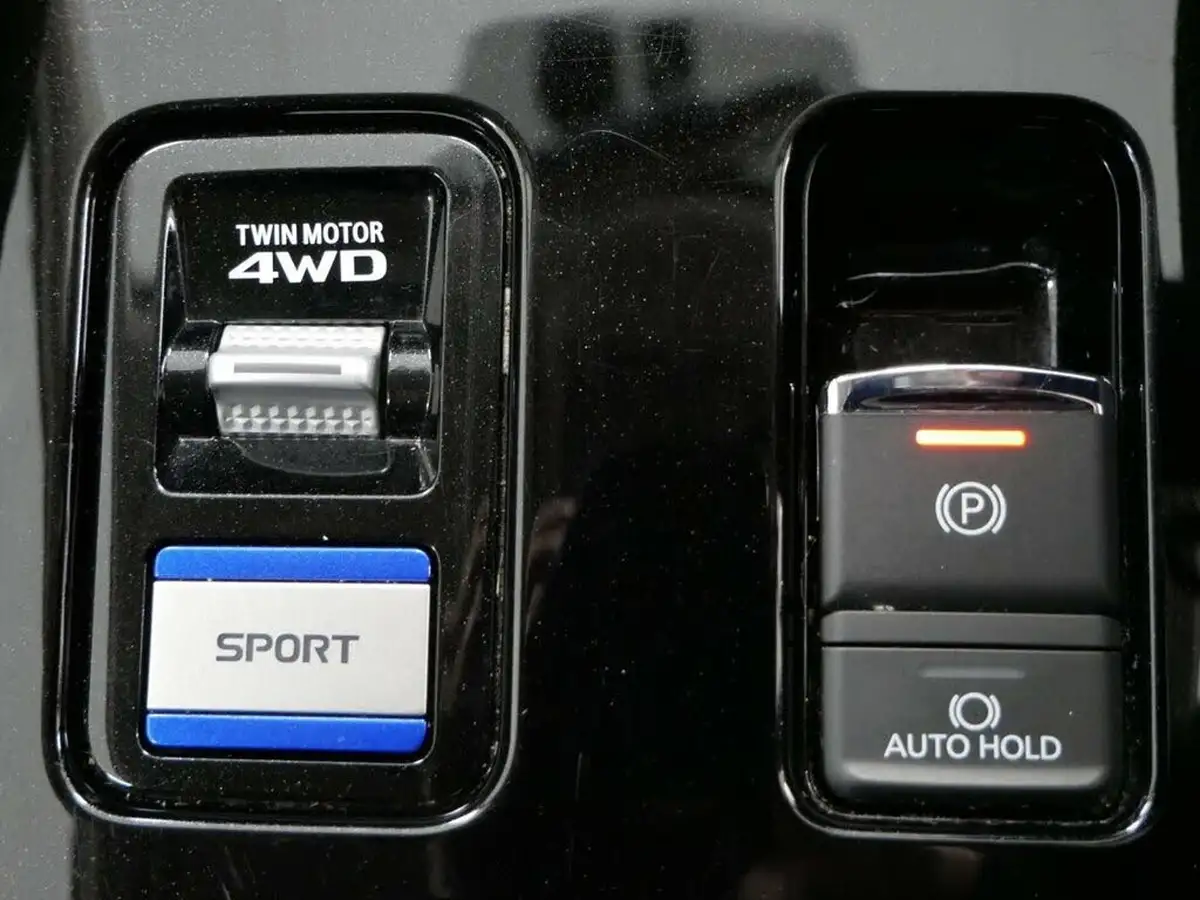 2020-mitsubishi-outlander-24-reflex-plus-commercial-big-33
